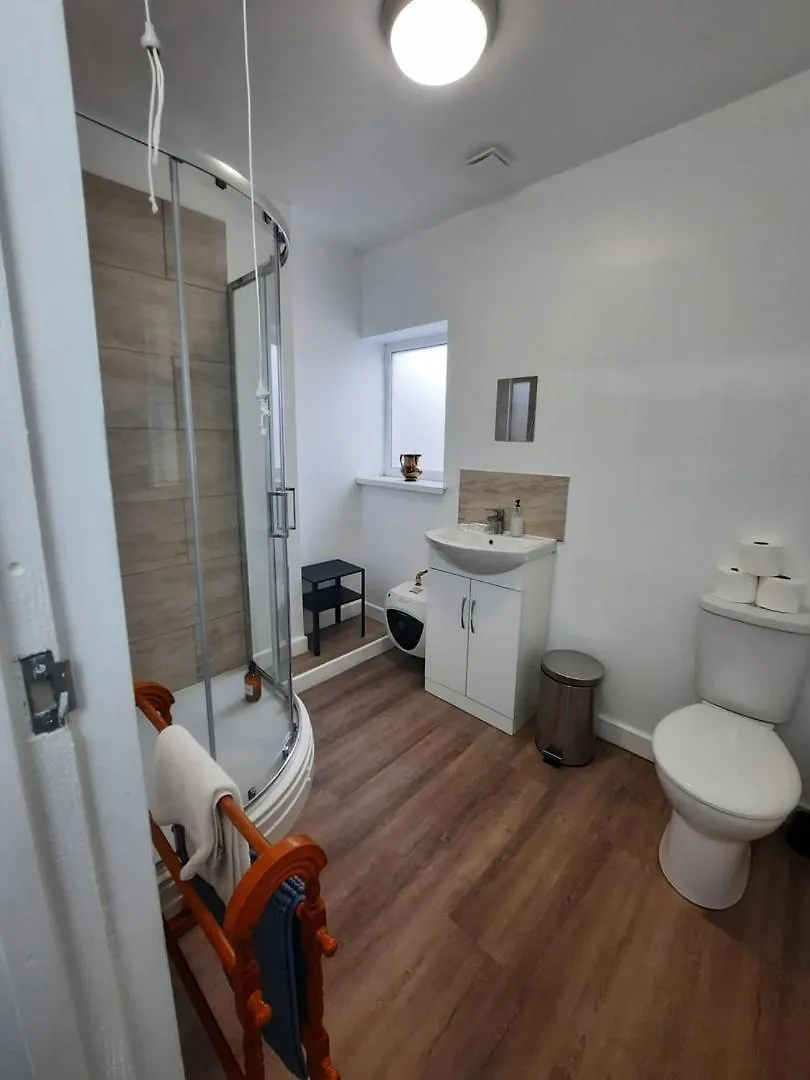 Chic Studio Near Cardiff Hub Lejlighed